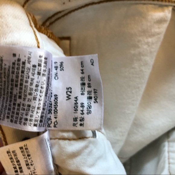 Levi’s Jean Shorts - Picture 5 of 5